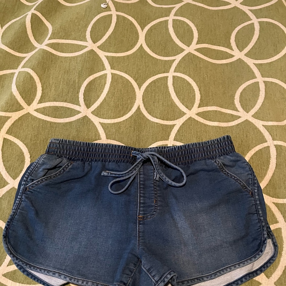 Women’s Mossimo Shorts Size L